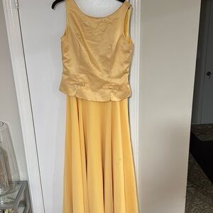 Gold gown pit to pit 19 Length 56 waist 16.5